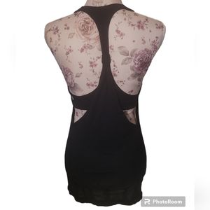 LULULEMON ATHLETICA Athletic top with built-in bra sz. 4